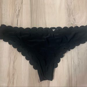 Abercrombie and Fitch Scalloped Bikini Bottom Size Medium